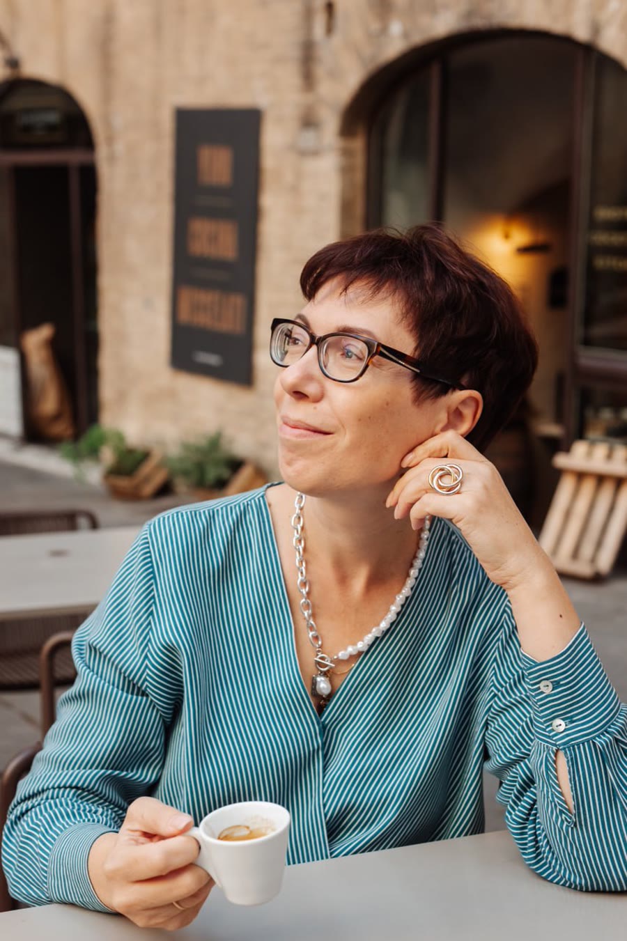 Екатерина Степанцова — автор курса итальянского, за кофе в Италии